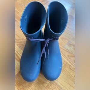 Women’s croc rainboots sz 10